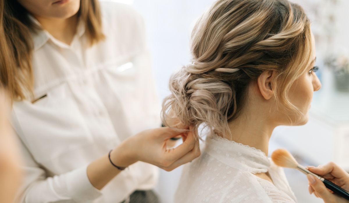 Faites appel à un professionnel de la coiffure esthétique pour sublimer vos cheveux !