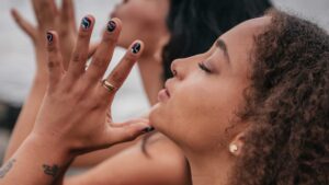 femme qui fait sa méditation