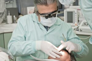 implant dentaire sous perioste